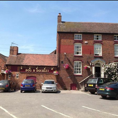 The Dog & Doublet Inn Kingsbury Экстерьер фото